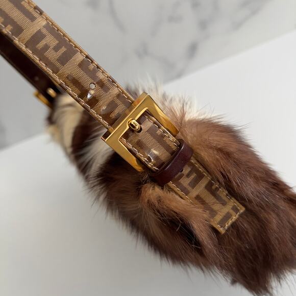 Vintage Fendi Skunk Fur Baguette - Picture 9 of 10